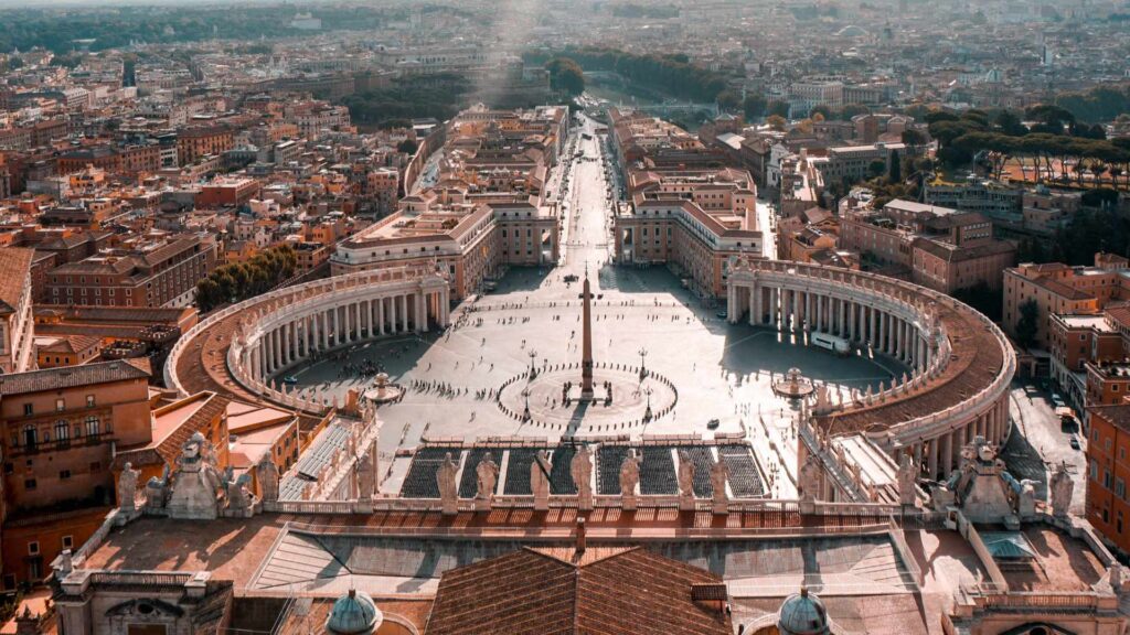 The Vatican, soon available in the meta-verse.  // Source: Jae Park / Unsplash