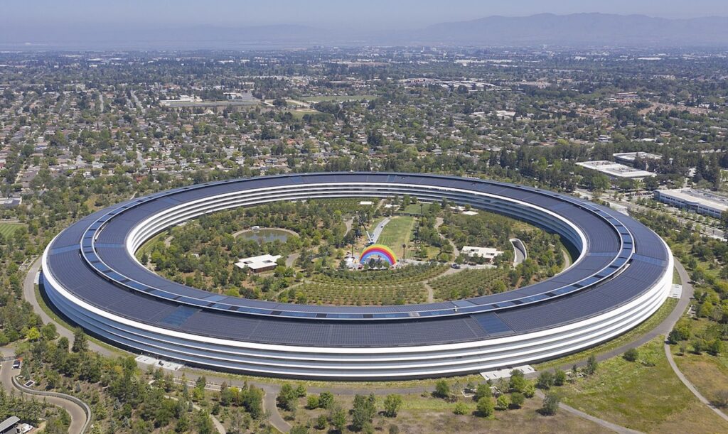 L'Apple Park // Source : Wiki Commons/Arne Müseler