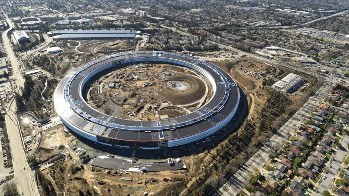 Apple Park. // Source : Flickr/CC/Mark Mathosian (photo recadrée)