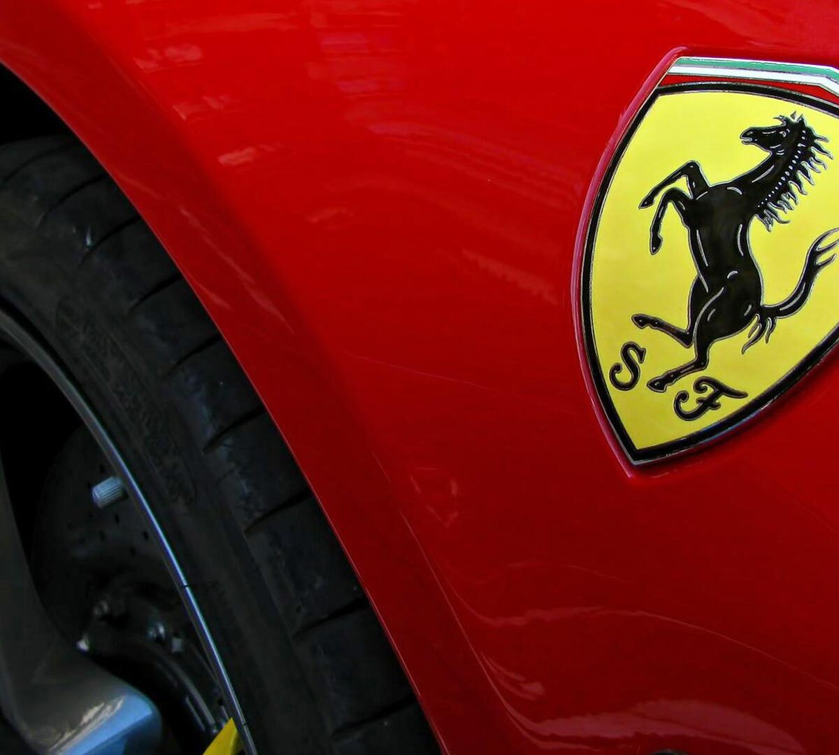 Blason Ferrari // Source : Pixabay @jingoba