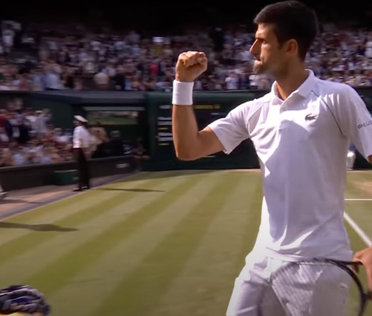 Novak Djokovic à Wimbledon // Source : Capture YouTube beIN Sports