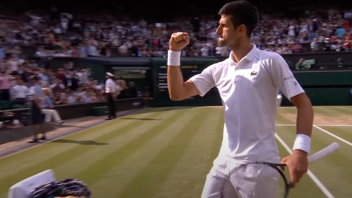 Novak Djokovic à Wimbledon // Source : Capture YouTube beIN Sports