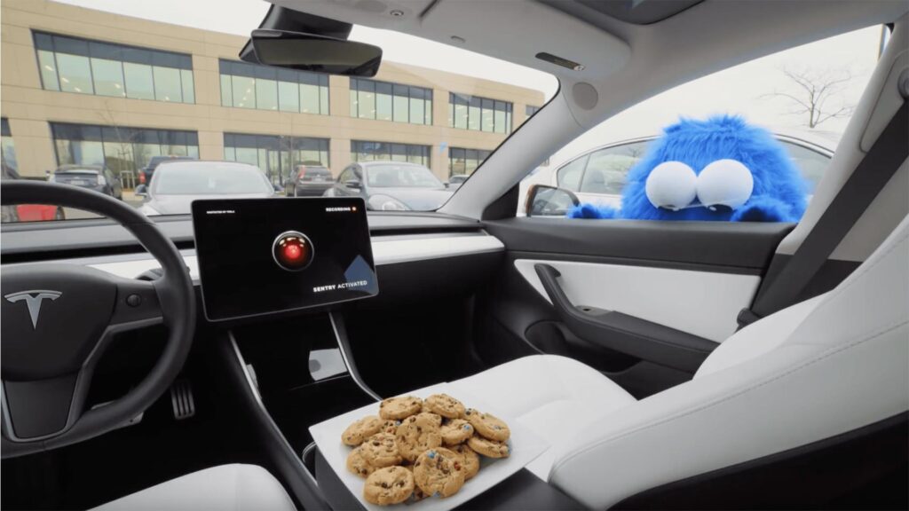 Mode Sentinelle des Tesla avec Cookie Monster // Source : Capture d'&eacute;cran Tesla