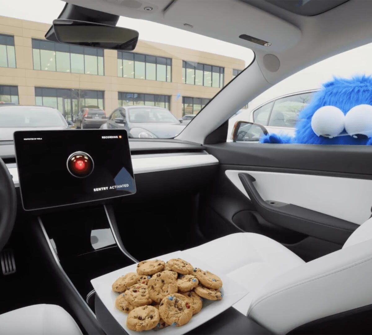 Mode Sentinelle des Tesla avec Cookie Monster // Source : Capture d'écran Tesla