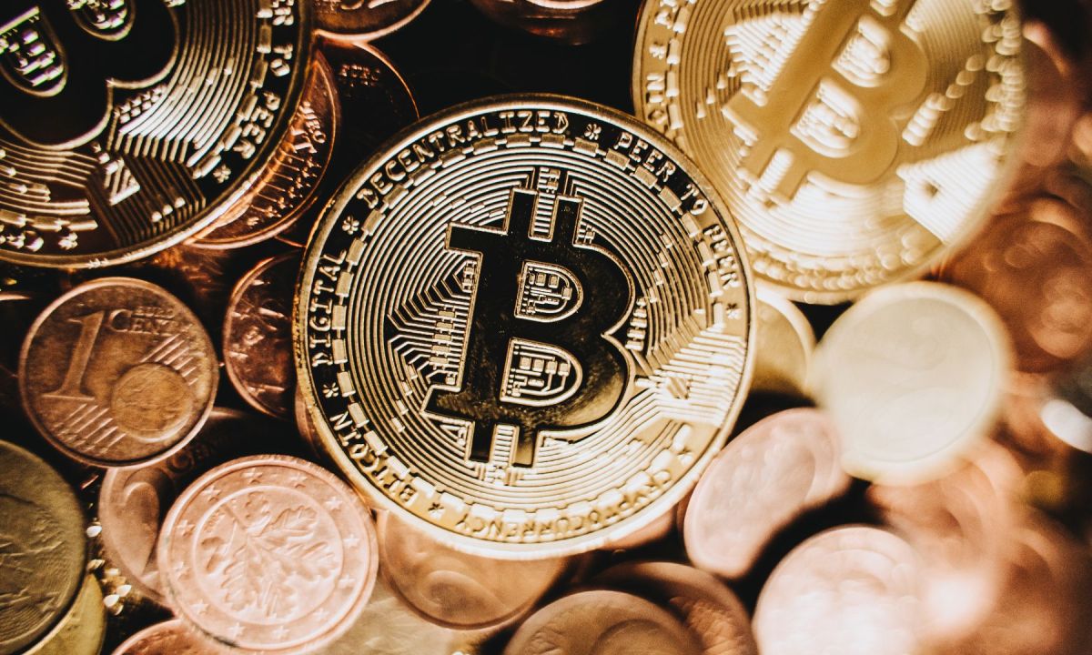 Le Salvador a dépensé une partie de ses réserves pour acheter des bitcoins // Source : Canva