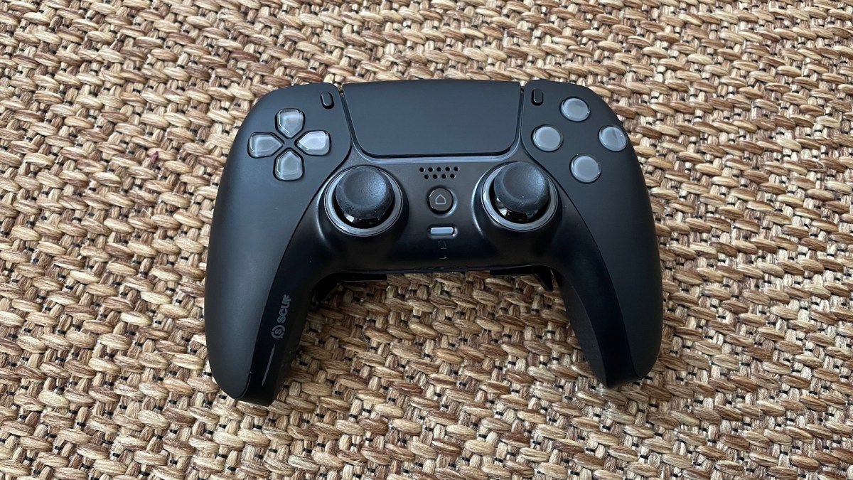 La manette Scuf Reflex pour PS5 // Source : Maxime Claudel pour Numerama