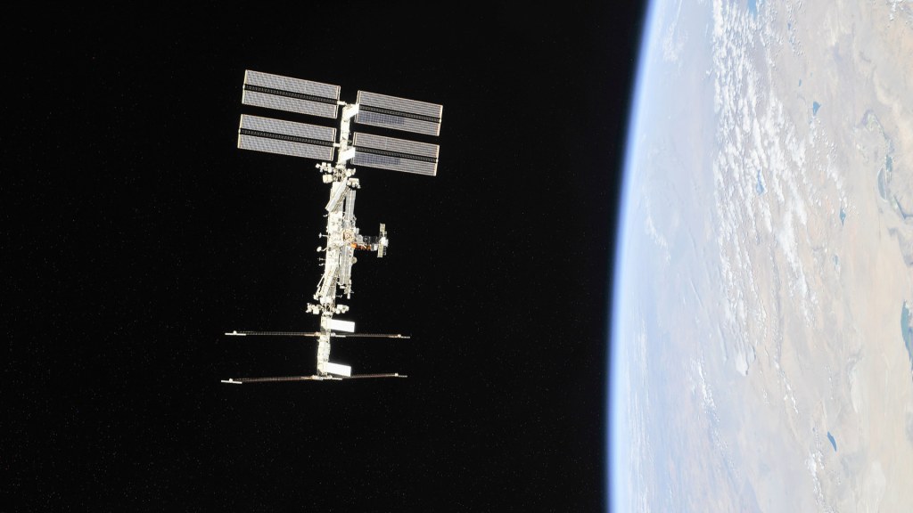 L'ISS. // Source : NASA/Roscosmos (photo recadrée)