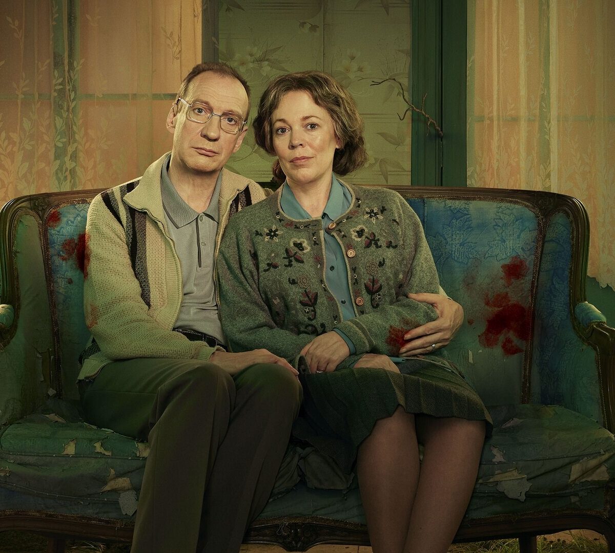 Landscapers met en scène un fabuleux duo : Olivia Colman (The Crown) et David Thewlis (Harry Potter) // Source : Canal+ / Sky UK Ltd / HBO / Sister Pictures Limited