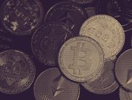 Crypto-monnaies. // Source : Unsplash/Kanchanara (image recadrée et modifiée)