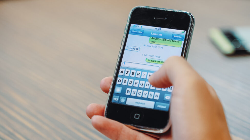 De berichten -app voor de eerste iPhone werd alleen gebruikt om sms te verzenden, zelfs geen mms. // Bron: numerama