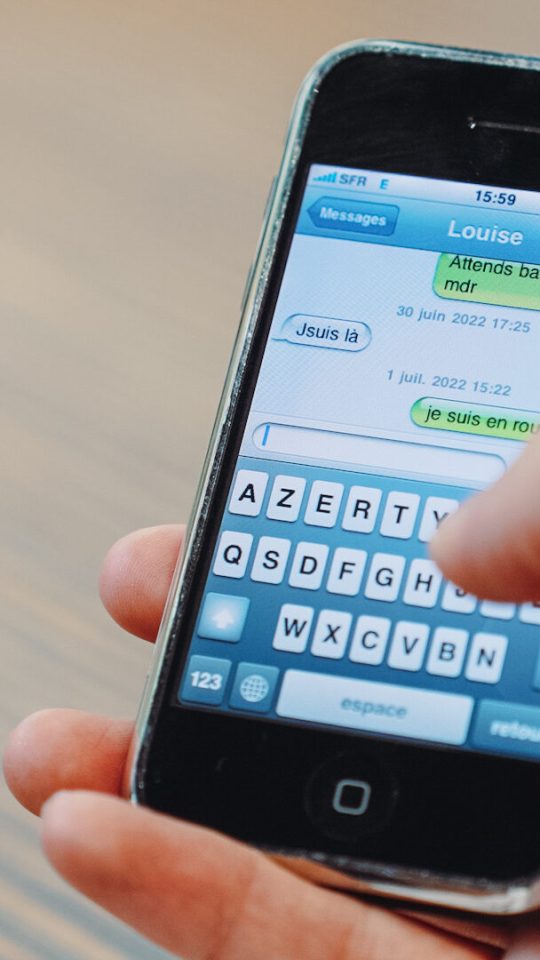 L'application Messages du premier iPhone ne servait qu'à envoyer des SMS, même pas de MMS. // Source : Numerama