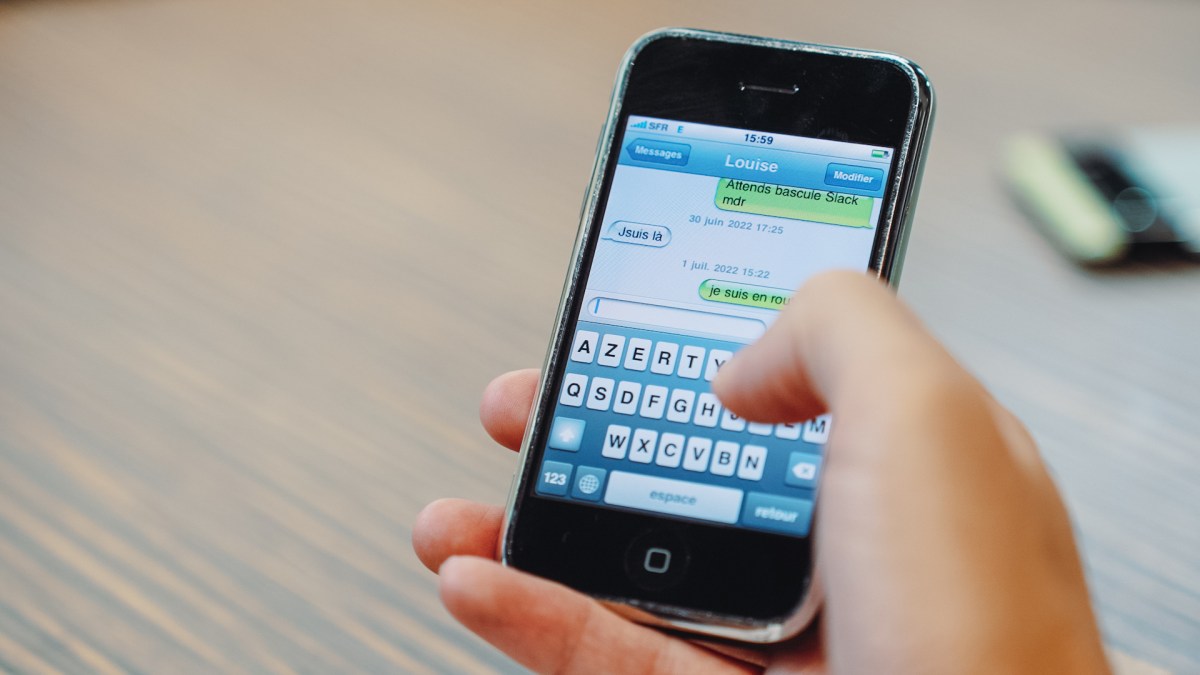 L'application Messages du premier iPhone ne servait qu'à envoyer des SMS, même pas de MMS. // Source : Numerama