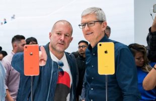 Jonathan Ive et Tim Cook en 2018.  // Source : Apple