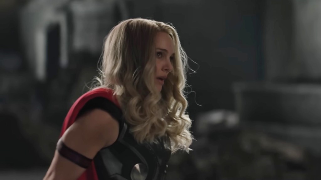 Natalie Portman en Mighty Thor dans Thor : Love and Thunder // Source : Marvel