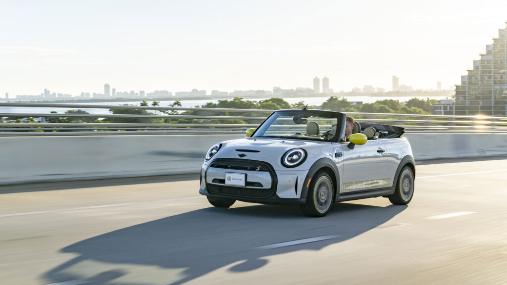 On veut cette Mini Cooper SE Cabrio 100 % électrique ! (vidéo sur Bydfoly.com) By Raphaëlle Baut Mini-cooper-se-conve2-1024x576