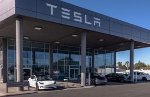 Tesla service center // Source : Tesla