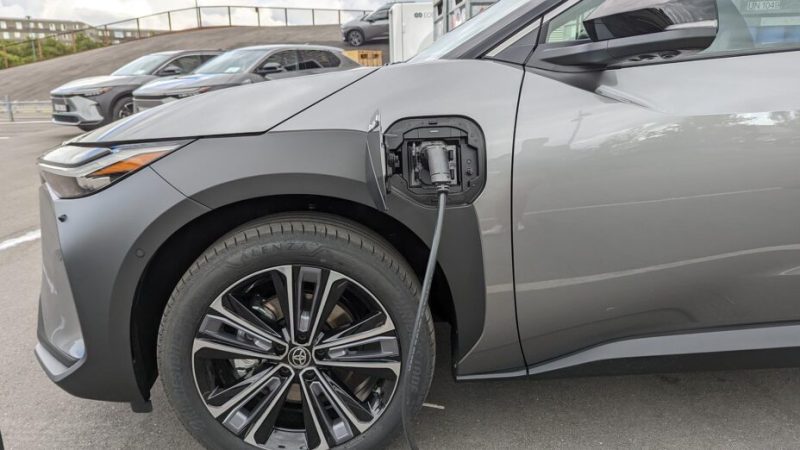 Toyota et Hyundai sont accusés de mentir sur la recharge des voitures électriques