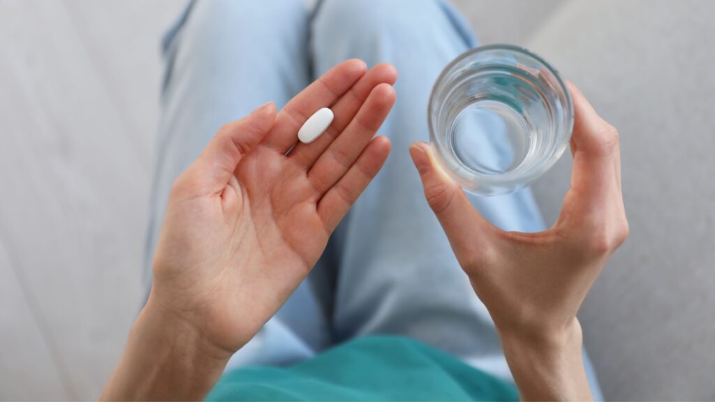 Aux États-Unis, il est possible de commander une pilule abortive par Internet // Source : Canva