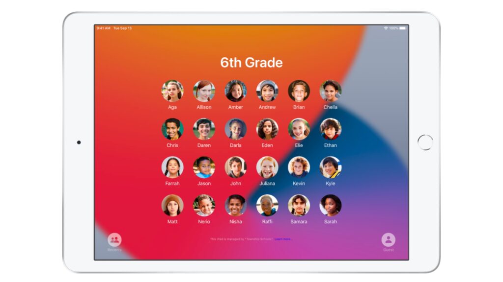 Classroom permet à un professeur d'accéder au contenu de l'iPad d'un élève. Tout est centralisé. // Source : Apple