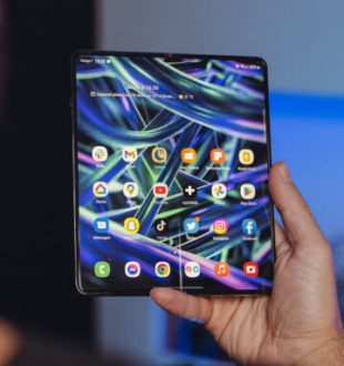 Samsung Galaxy Fold 4 // Source : Louise Audry pour Numerama