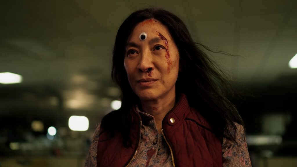 Michelle Yeoh est l'héroïne de Everything Everywhere All At Once. // Source : A24