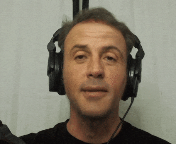 Un deepfake de Sylvester Stallone, très réalise de face, devient aberrante de profil  // Source : Metaphysic
