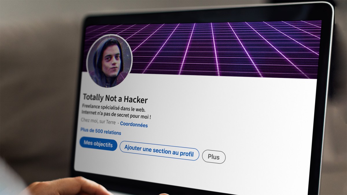 Un hacker très discret sur LinkedIn // Source : Montage Nino Barbey pour Numerama / Mockup rawpixel.com/www.freepik.com