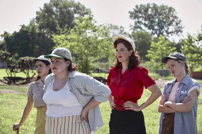 A League Of Their Own. // Source : Amazon Studios