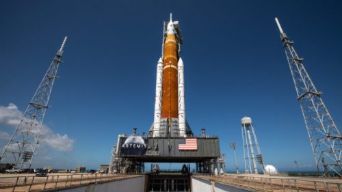 Le Space Launch System (SLS). // Source : Flickr/CC/Stuart Rankin (photo recadrée)