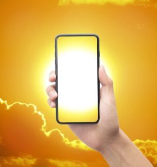 Il fait chaud et vos smartphones ont chaud // Source : Montage Numerama