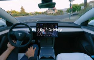 Conduite autonome FSD Tesla // Source : Capture vidéo live Tesla