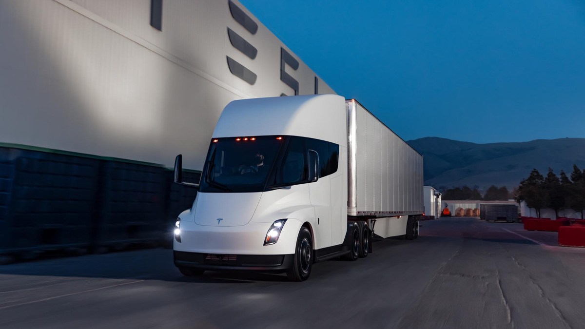 Tesla Semi  // Source : Tesla