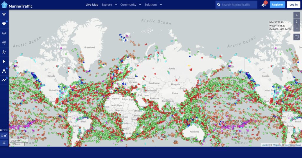 Une carte en temps réel du trafic maritime // Source : Capture d'écran Numerama