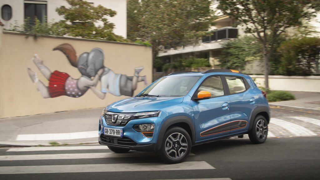 Les petits rouleurs ont-ils intérêt à passer à la voiture électrique ? Par Bob Jouy 2021-dacia-spring-1024x576