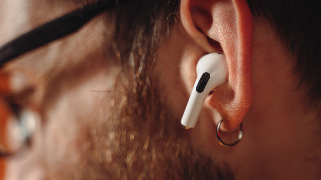 Apple AirPods Pro 2 // Source : Louise Audry pour Numerama