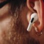 Apple AirPods Pro 2 // Source: Louise Audry for Numerama