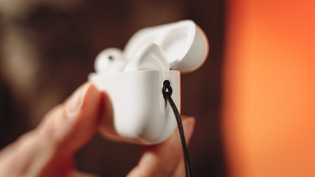 Apple AirPods Pro 2 // Source : Louise Audry pour Numerama