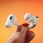 Apple AirPods Pro 2 // Source : Louise Audry pour Numerama