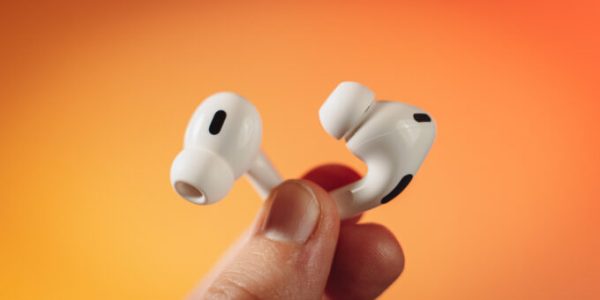 Apple AirPods Pro 2 // Source : Louise Audry pour Numerama