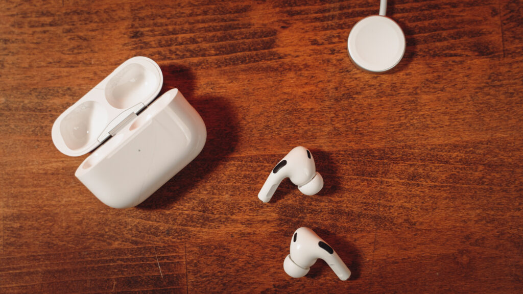 Apple AirPods Pro 2 // Source : Louise Audry pour Numerama