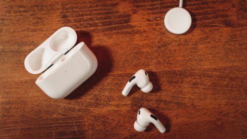 Apple AirPods Pro 2 // Source : Louise Audry pour Numerama