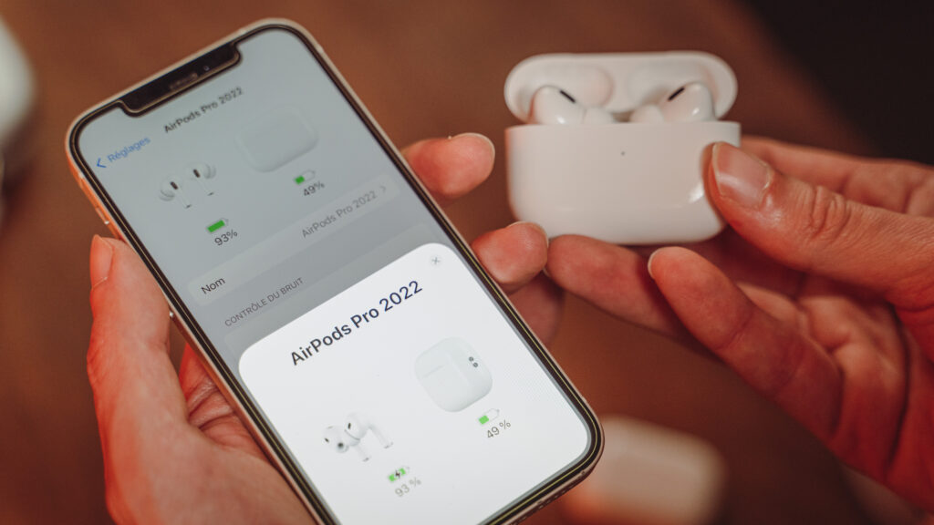 Apple AirPods Pro 2 // Source : Louise Audry pour Numerama