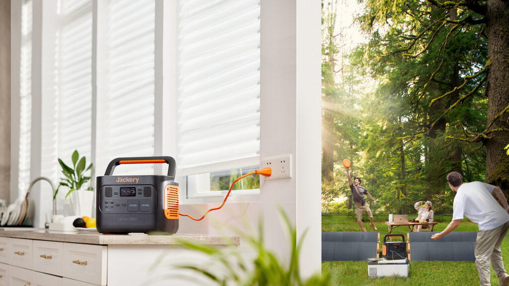 Recharge the Jackery 1000 Pro in 1h48 thanks to its SolarSaga 200W solar panels or a power outlet // Source: Jackery