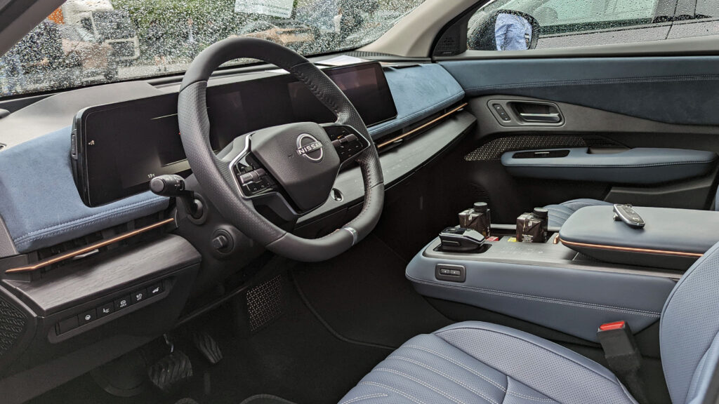 Intérieur du Nissan Ariya avec sa console flottante // Source : Raphaelle Baut pour Numerama