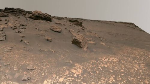 Panorama martien. // Source : NASA/JPL-Caltech/ASU/MSSS (photo recadrée)