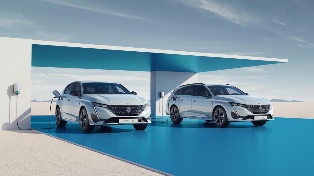 Peugeot e-308 et e-308 SW // Source : Peugeot