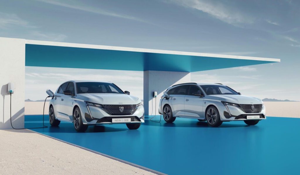 Peugeot e-308 et e-308 SW // Source : Peugeot Peugeot e-308 et e-308 SW // Source : Peugeot