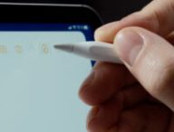 On ne touche pas l’écran, mais il détecte l’Apple Pencil. Magie.  // Source : Thomas Ancelle / Numerama
