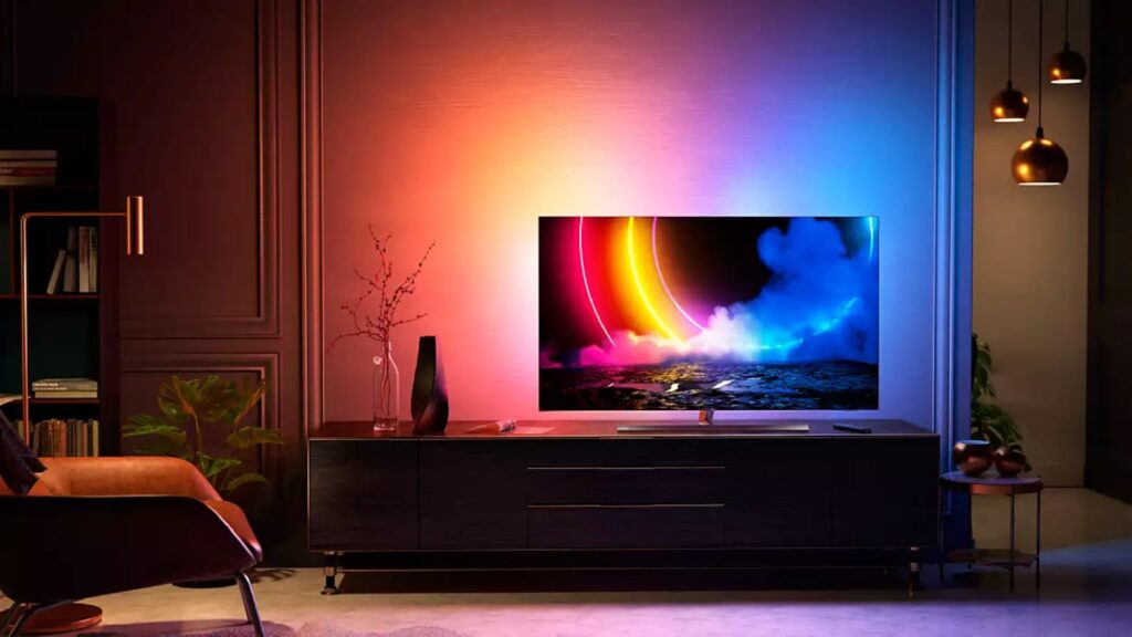 Le TV Philips Ambilight OLED856 55" 4K // Source : Philips