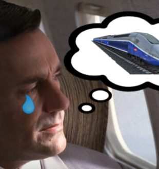 Cette personne est triste et aurait préféré prendre le train, mais c'est cher. // Source : Mad Men — StickPNG — SNCF